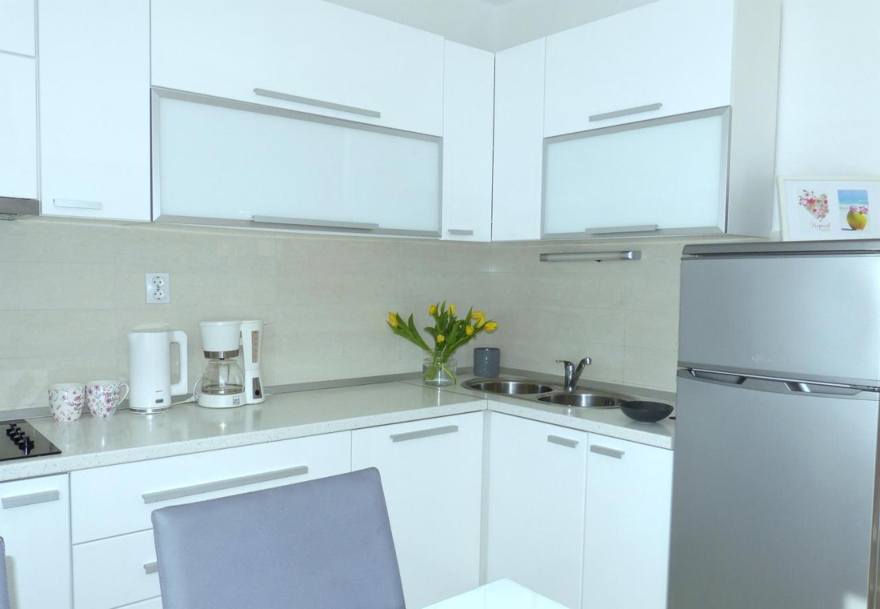 Iris Beach Apartments Kastela Bagian luar foto