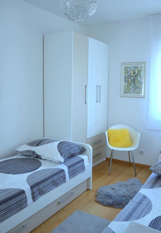 Iris Beach Apartments Kastela Bagian luar foto