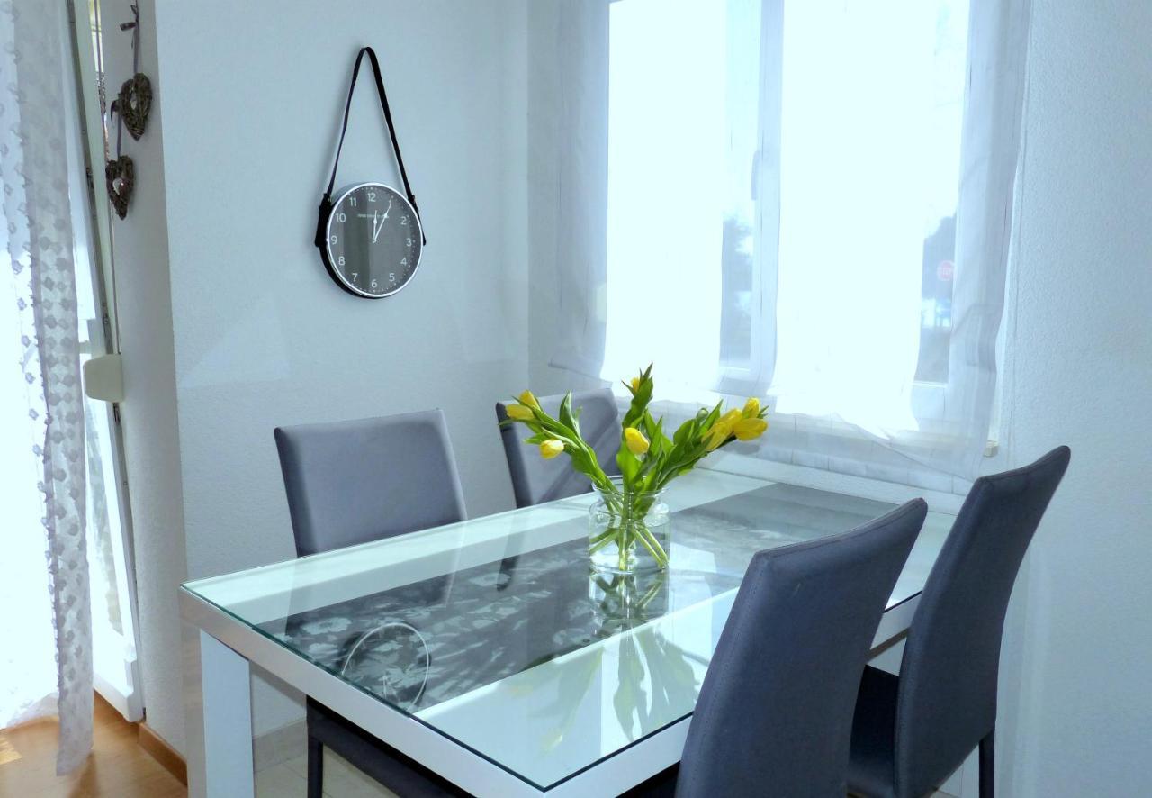 Iris Beach Apartments Kastela Bagian luar foto