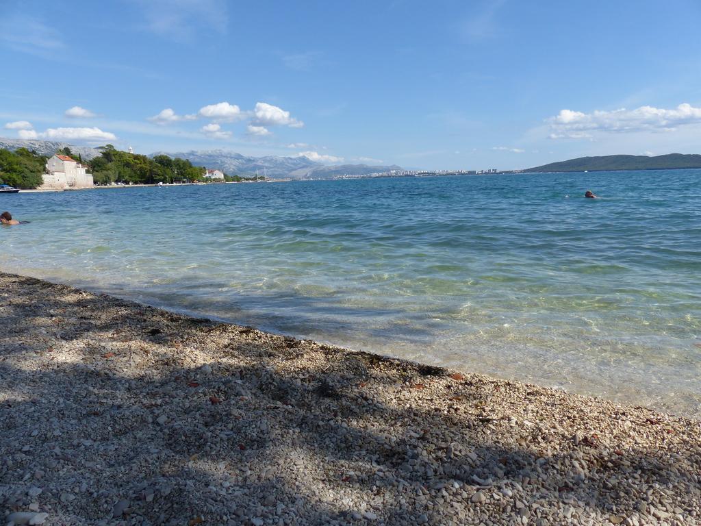 Iris Beach Apartments Kastela Bagian luar foto