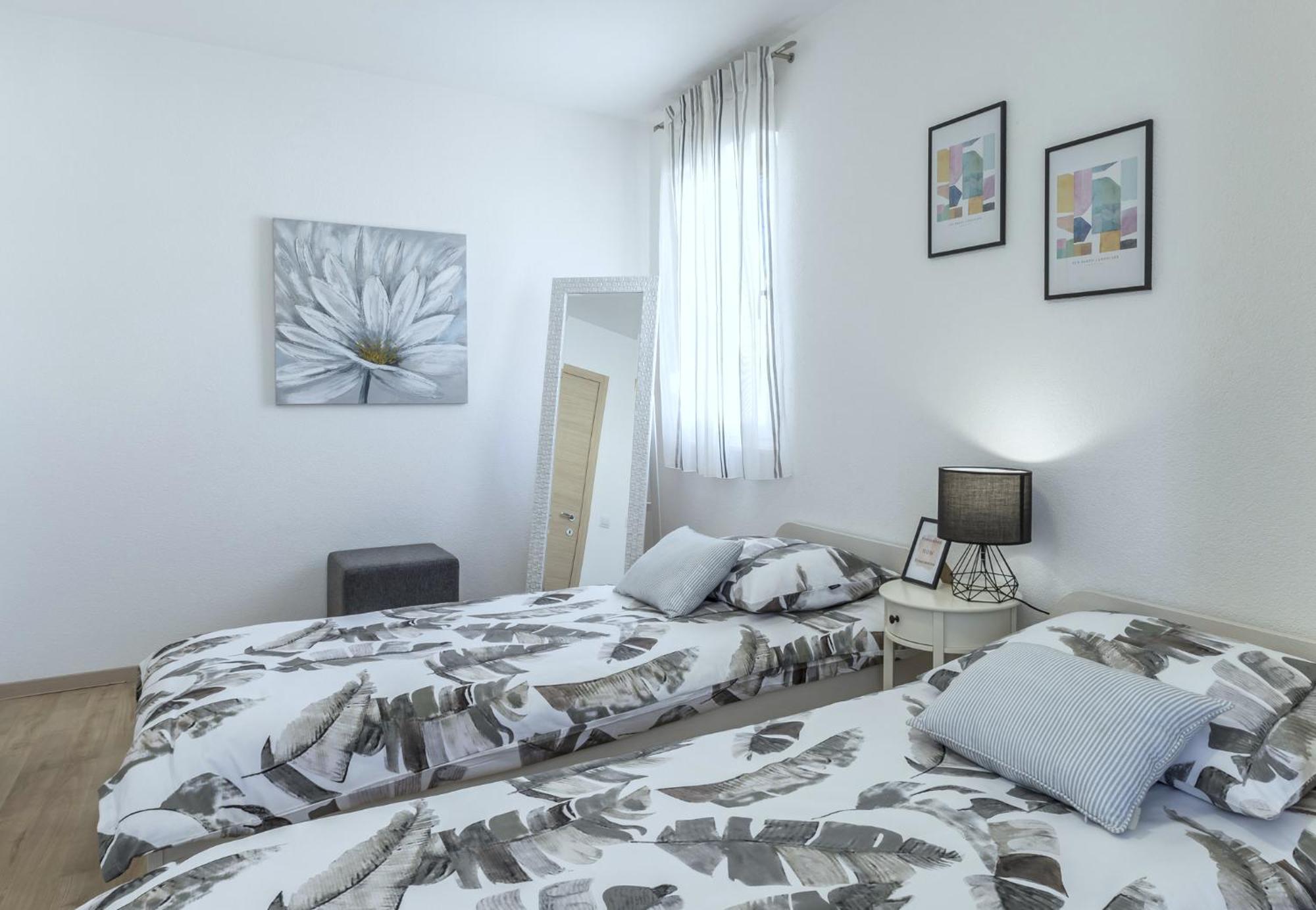 Iris Beach Apartments Kastela Ruang foto