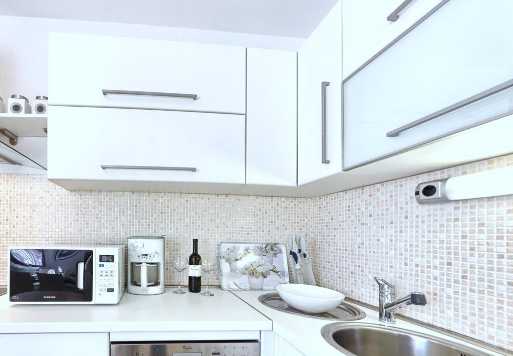 Iris Beach Apartments Kastela Bagian luar foto
