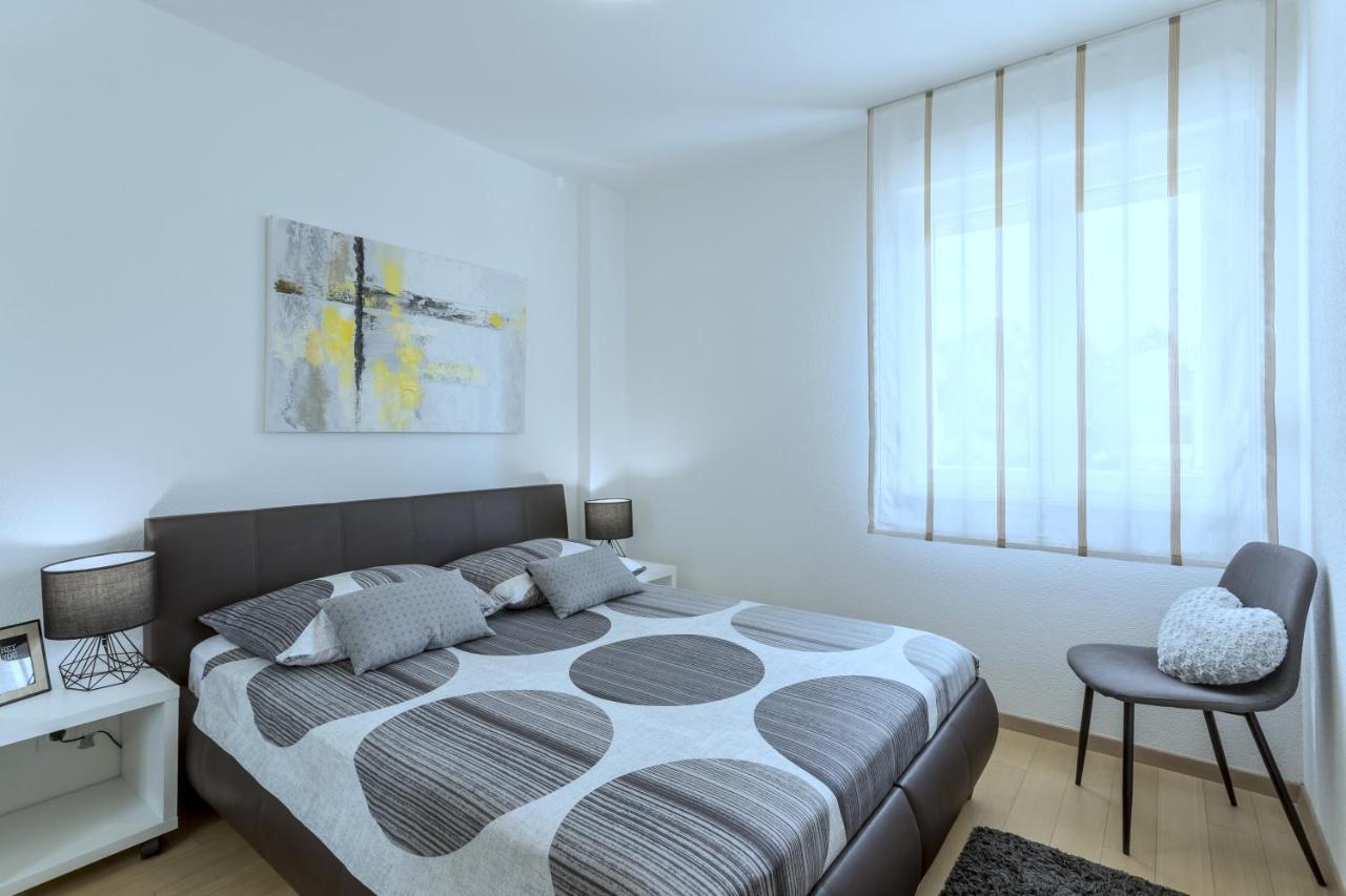 Iris Beach Apartments Kastela Bagian luar foto