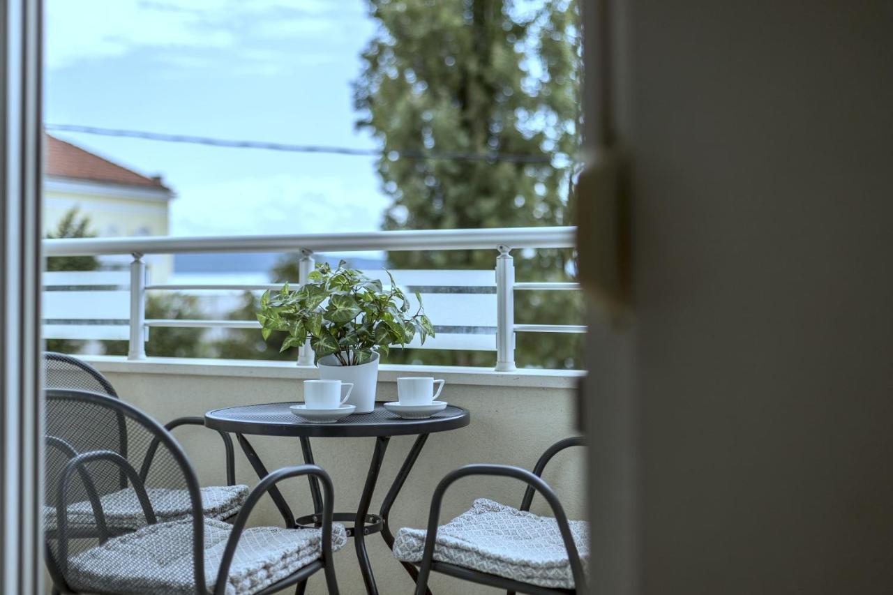 Iris Beach Apartments Kastela Bagian luar foto