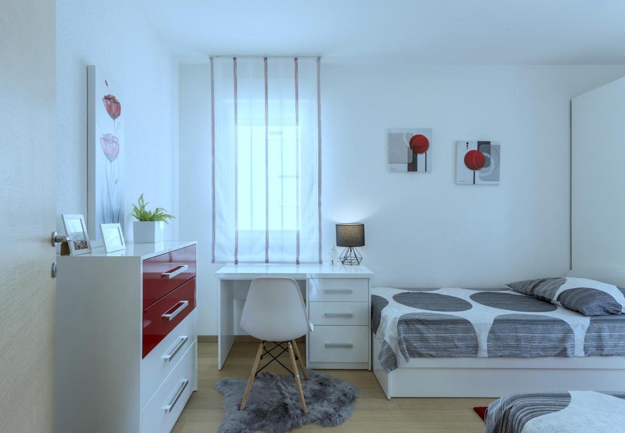 Iris Beach Apartments Kastela Bagian luar foto