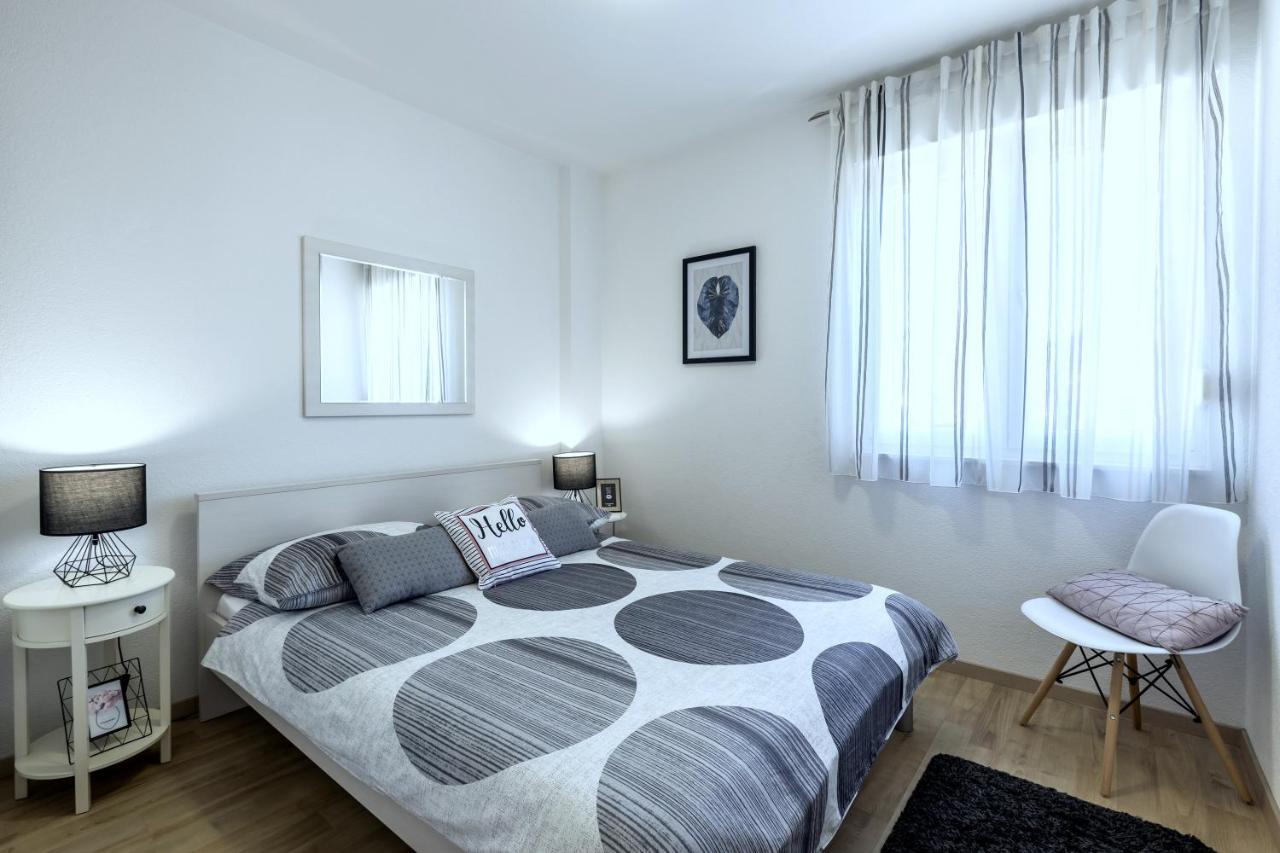 Iris Beach Apartments Kastela Bagian luar foto