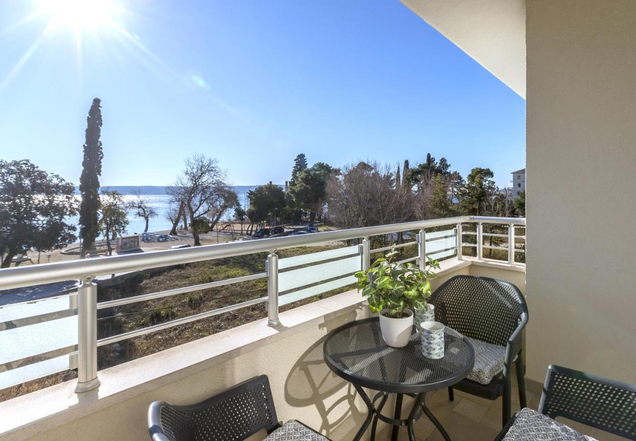 Iris Beach Apartments Kastela Bagian luar foto