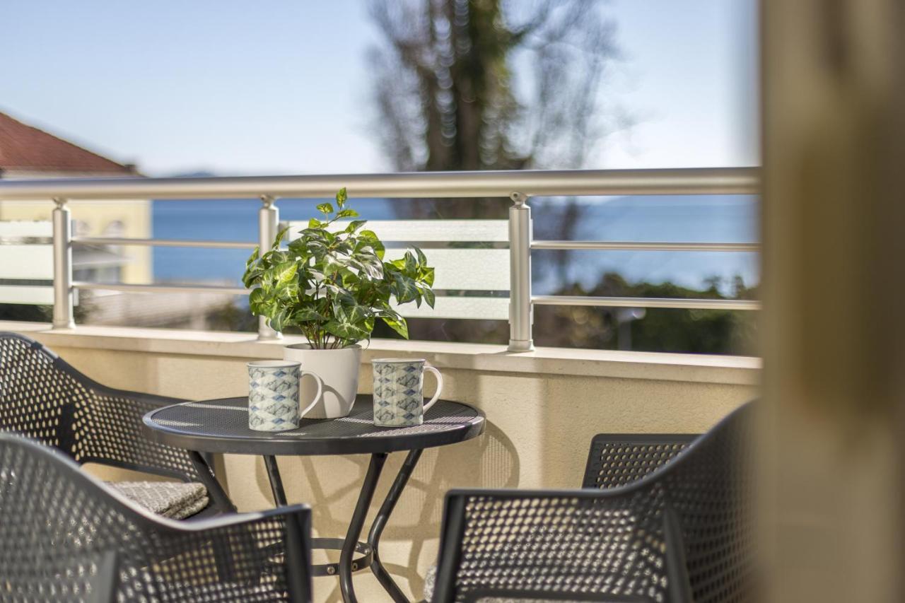 Iris Beach Apartments Kastela Bagian luar foto