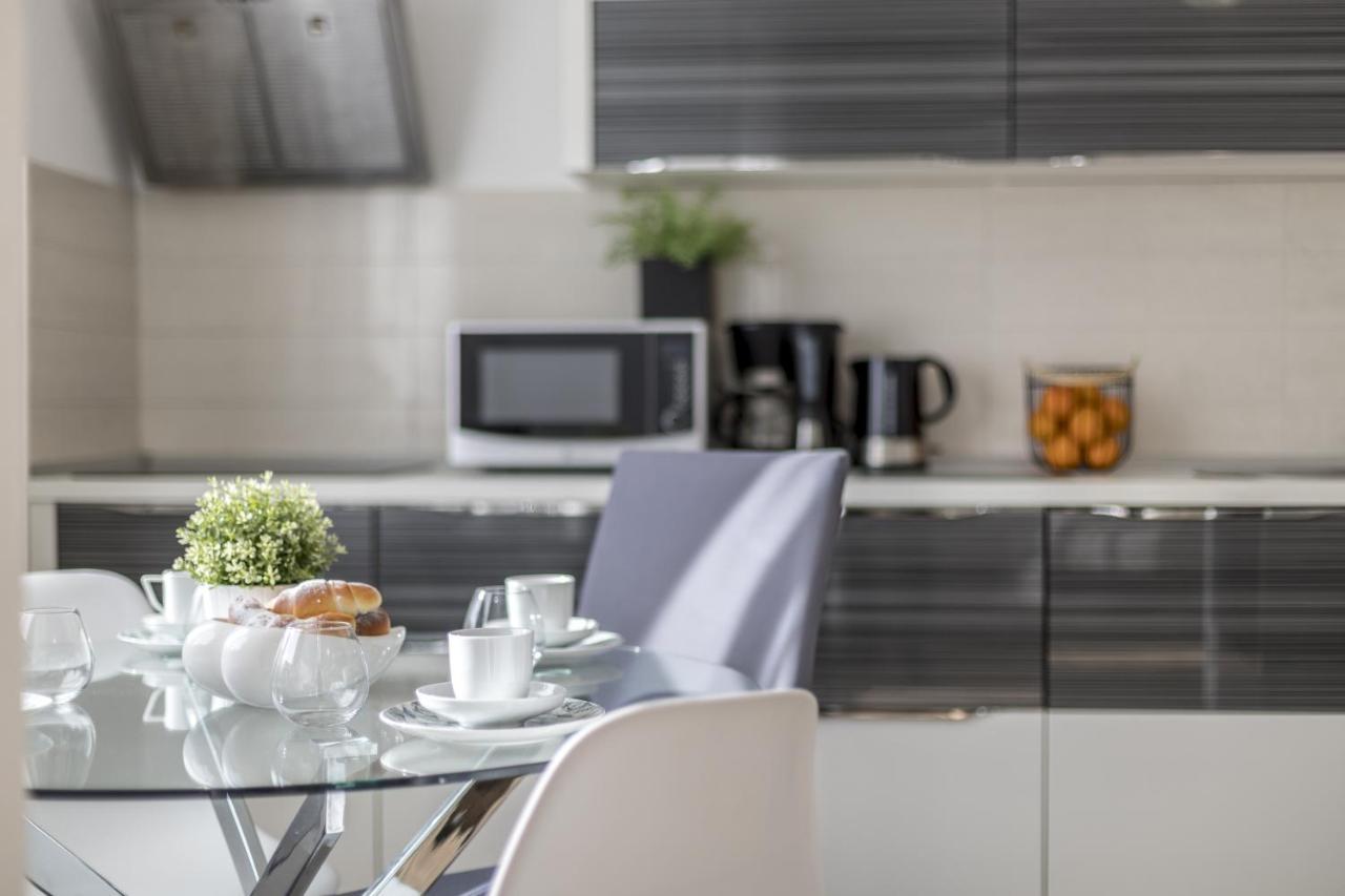 Iris Beach Apartments Kastela Bagian luar foto