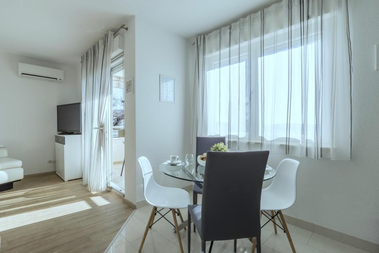 Iris Beach Apartments Kastela Bagian luar foto