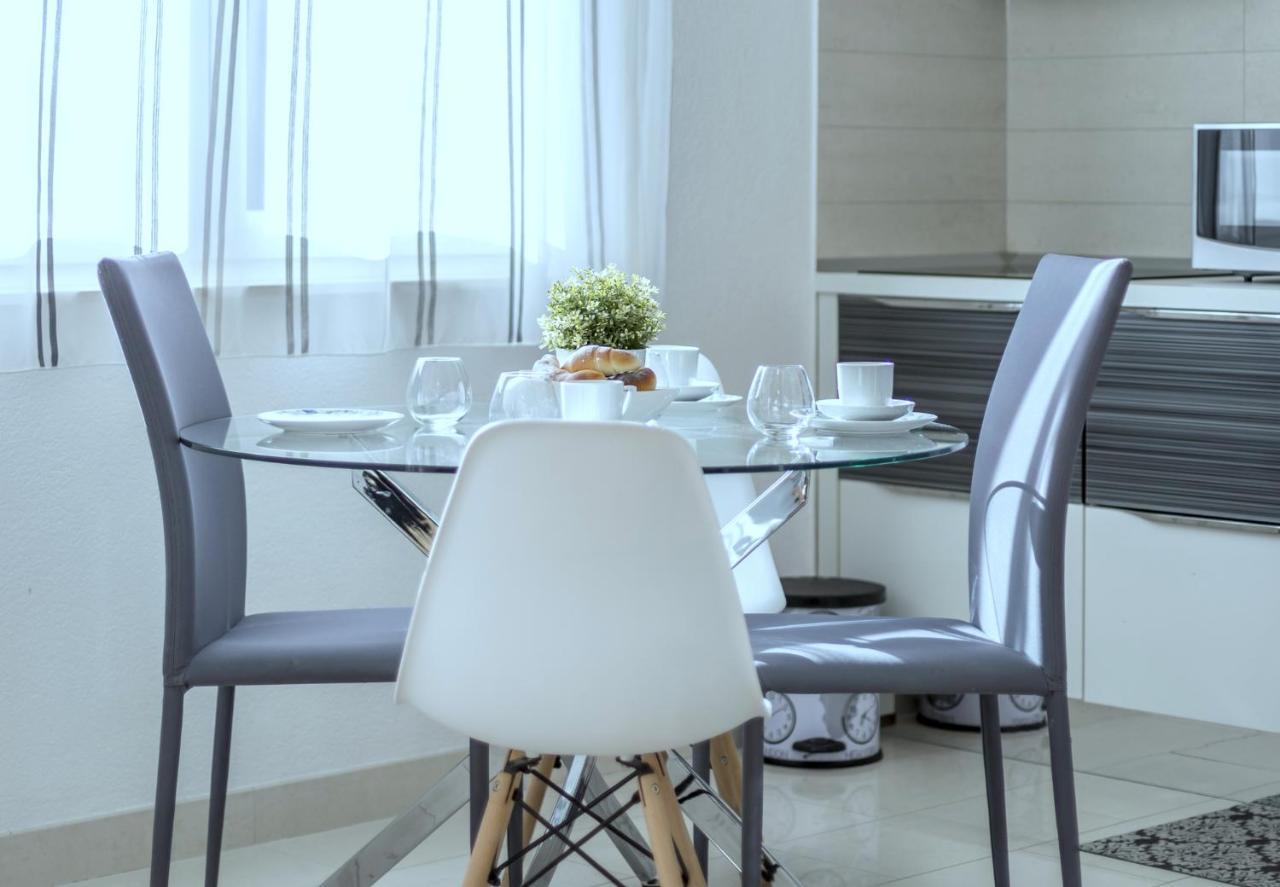 Iris Beach Apartments Kastela Bagian luar foto